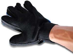 True Touch Five Finger Hair Removal Glove for Cats and Dogs - Image 3